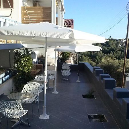 Villa Teo Каламата Екстериор снимка