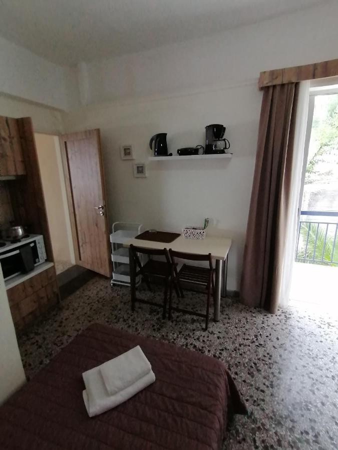 Villa Teo Каламата Екстериор снимка