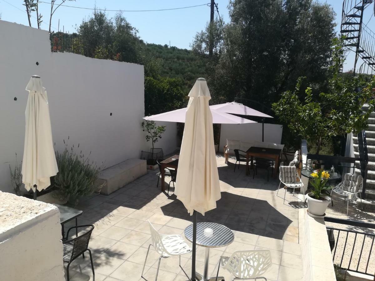 Villa Teo Каламата Екстериор снимка